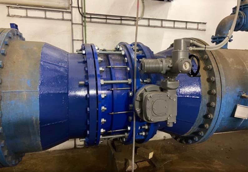 Dismantling joint assembled for butterfly valve