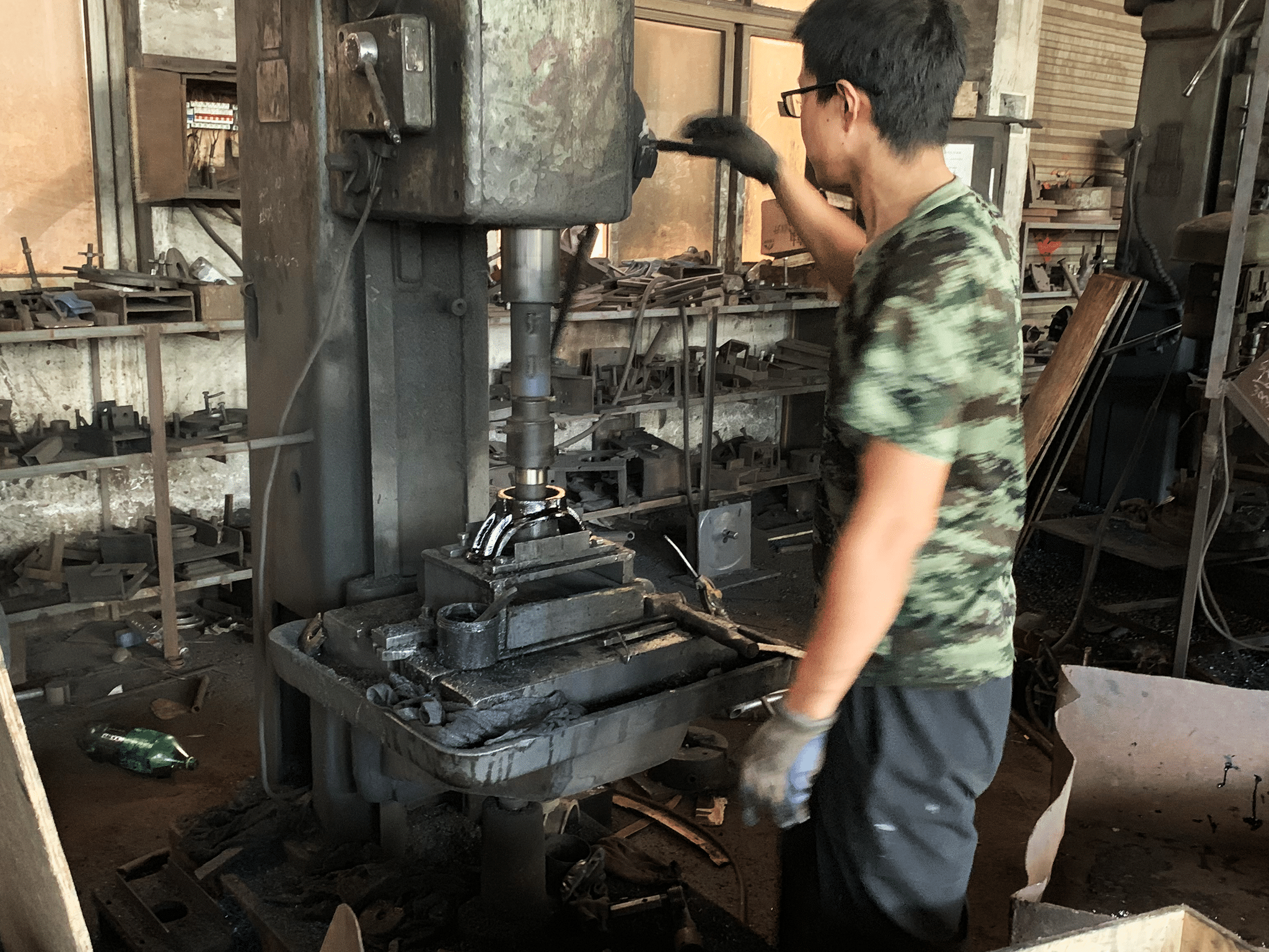 drilling outlet thread