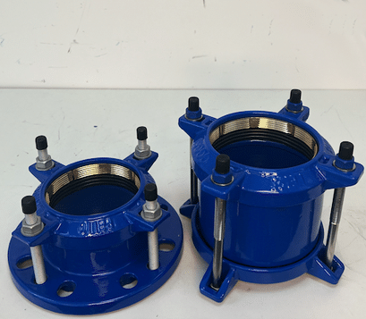 restrained coupling and flange adaptor for pe