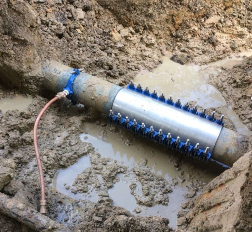 pipe repair clamp application 2