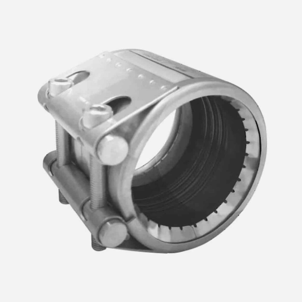 Heavy duty stainless steel pipe coupling for more impact resistance and axial pull-out resistance
