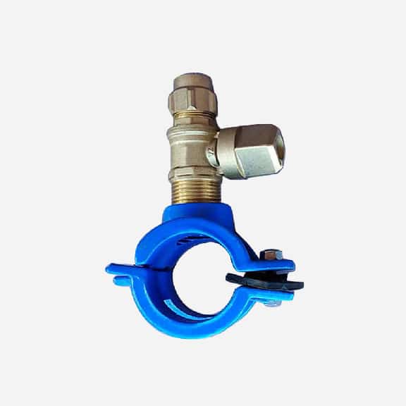 Pipe saddle fitting for PVC and HDPE pipe one bolt thread outlet