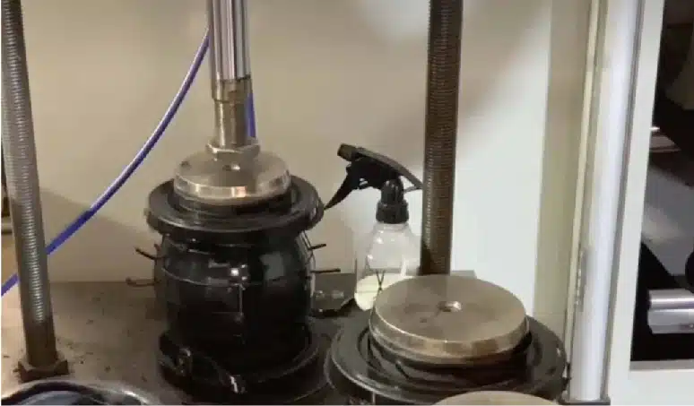 Separation of moulds and rubber balls