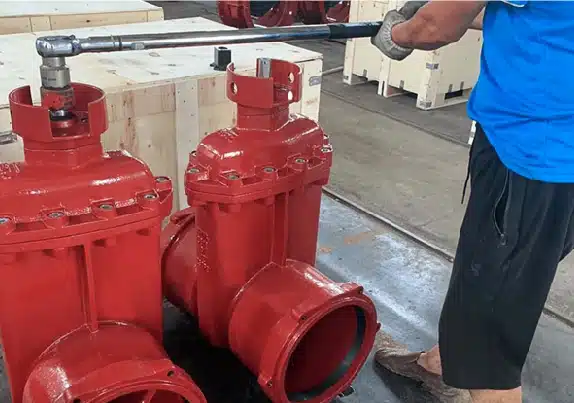 Torque test according to AWWA C515 for gate valve