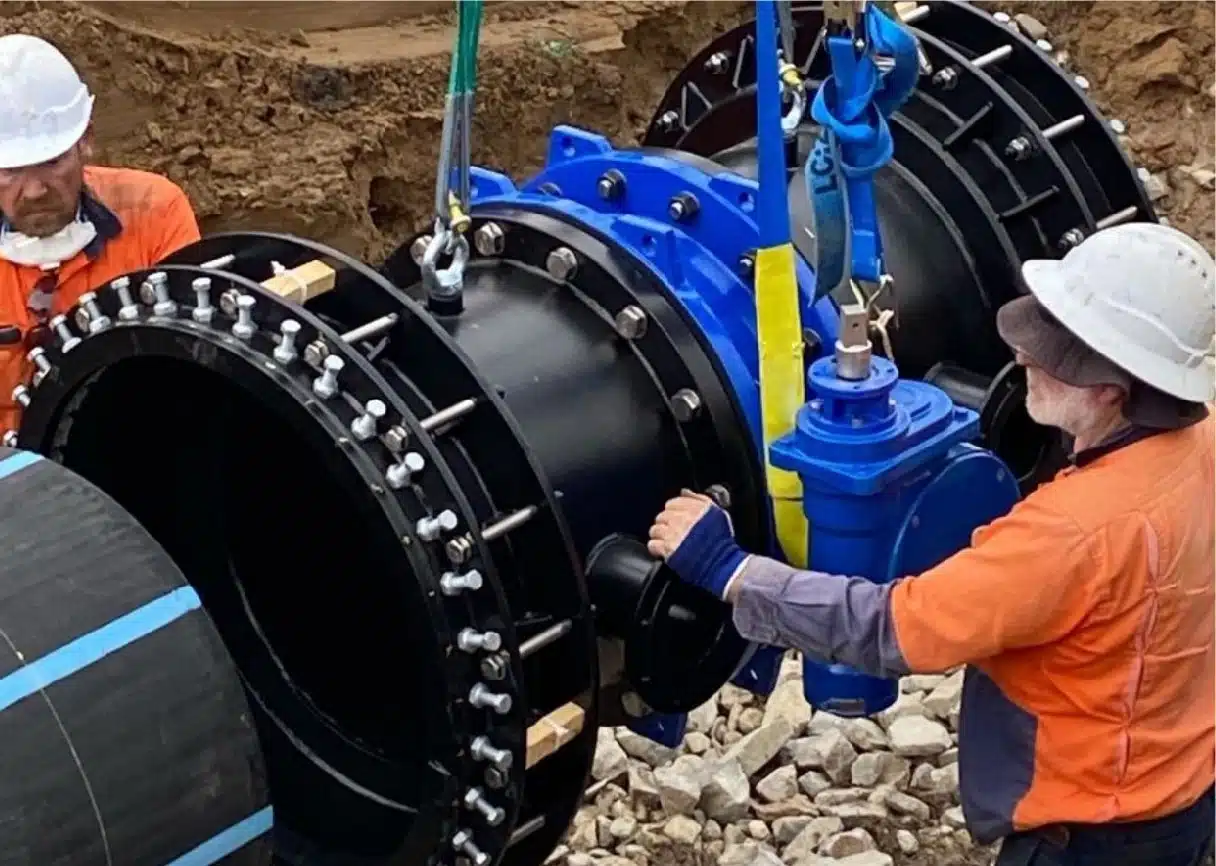 restrained flange adaptor used to connect HDPE pipe