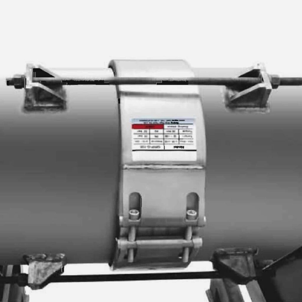 restrained stainless steel pipe coupling with harness